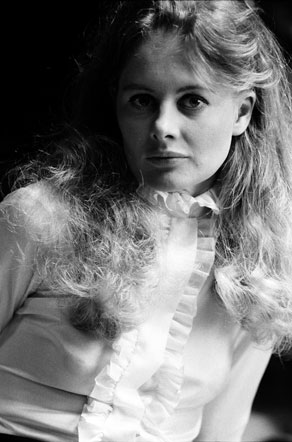 Shirley Knight photo 2